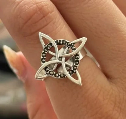 Anillo nudo de bruja plata .925