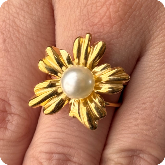 Anillo flor de prosperidad